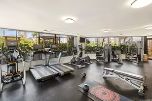 2045 Kalakaua Ave, Honolulu, HI 96815 - Photo 2