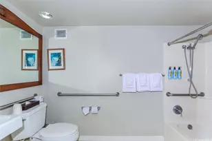 2045 Kalakaua Ave, Honolulu, HI 96815 - Photo 12
