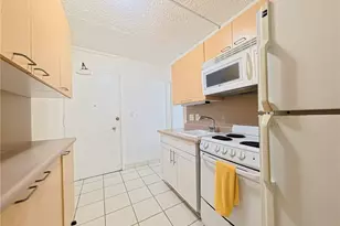 2442 Tusitala St, Honolulu, HI 96815 - Photo 8