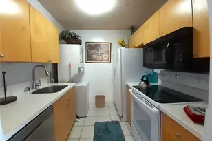 400 Hobron Ln, Honolulu, HI 96815 - Photo 2