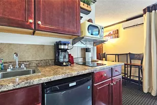 2425 Kuhio Ave, Honolulu, HI 96815 - Photo 2