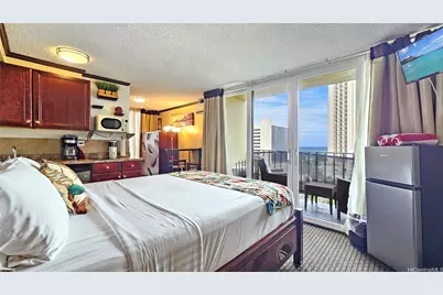 2425 Kuhio Avenue #1001, Honolulu, HI 96815 - Photo 1