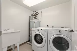 988 Halekauwila St, Honolulu, HI 96814 - Photo 12