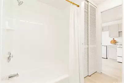 1560 Kanunu Street #1401, Honolulu, HI 96814 - Photo 14