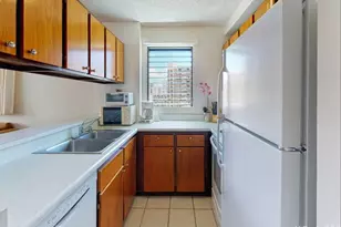 2240 Kuhio Ave, Honolulu, HI 96815 - Photo 8