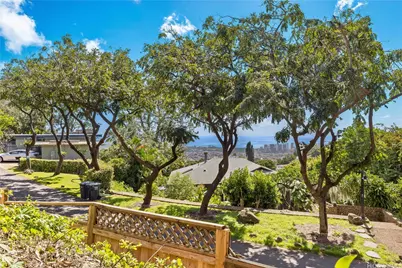 4752 Matsonia Drive, Honolulu, HI 96816 - Photo 10