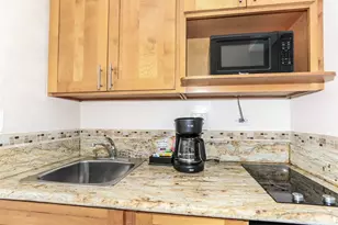 2427 Kuhio Ave, Honolulu, HI 96815 - Photo 10