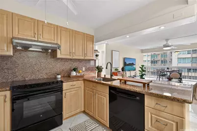 2575 Kuhio Avenue #1303, Honolulu, HI 96815 - Photo 18
