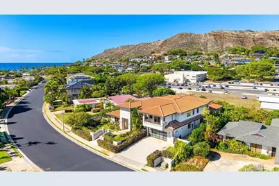 4218 Kaimanahila Street, Honolulu, HI 96816 - Photo 1