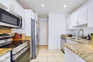 572 Mananai Pl, Honolulu, HI 96818 - Photo 12