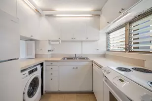 2421 Ala Wai Blvd, Honolulu, HI 96815 - Photo 2