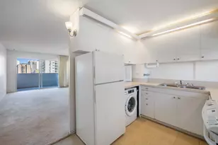 2421 Ala Wai Blvd, Honolulu, HI 96815 - Photo 12