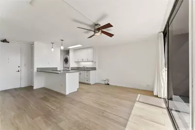 320 Liliuokalani Avenue #1802, Honolulu, HI 96815 - Photo 2