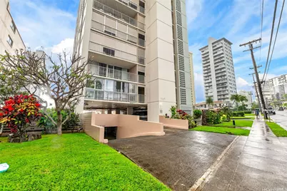 1137 Wilder Avenue #801, Honolulu, HI 96822 - Photo 2