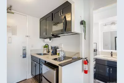 2427 Kuhio Avenue #804, Honolulu, HI 96815 - Photo 2