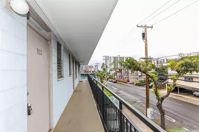 1525 Pensacola Street #302, Honolulu, HI 96822 - Photo 1