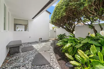 2039 Laukahi Street, Honolulu, HI 96821 - Photo 20