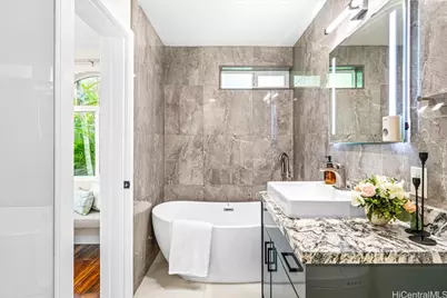 916 Hunakai Street, Honolulu, HI 96816 - Photo 22