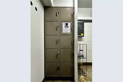 2421 Ala Wai Boulevard #1905, Honolulu, HI 96815 - Photo 8