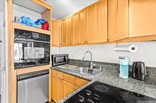 222 Kaiulani Ave, Honolulu, HI 96815 - Photo 12