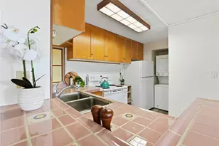 2724 Kahoaloha Ln, Honolulu, HI 96826 - Photo 6