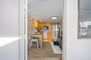 2860 Waialae Ave, Honolulu, HI 96826 - Photo 14