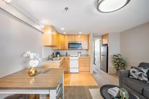 2860 Waialae Ave, Honolulu, HI 96826 - Photo 2