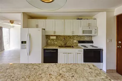 1655 Makaloa Street #1807, Honolulu, HI 96814 - Photo 4