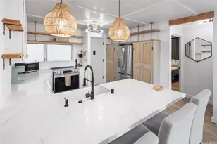 2421 Ala Wai Blvd, Honolulu, HI 96815 - Photo 4