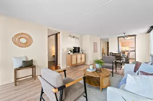 1717 Ala Wai Blvd, Honolulu, HI 96815 - Photo 4