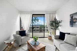 1561 Pensacola St, Honolulu, HI 96822 - Photo 1