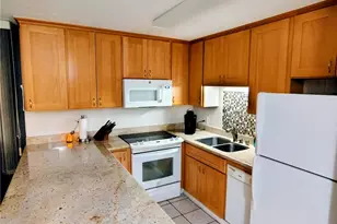 2140 Kuhio Ave, Honolulu, HI 96815 - Photo 4