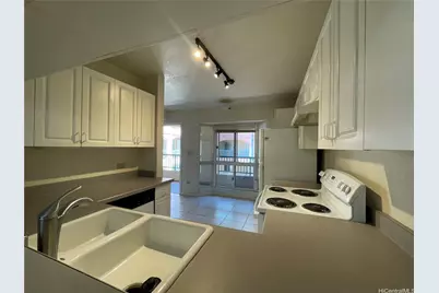 1080 Ala Napunani Street #313, Honolulu, HI 96818 - Photo 6