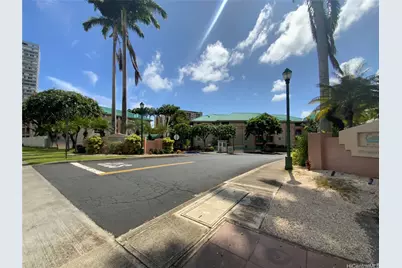 1080 Ala Napunani Street #313, Honolulu, HI 96818 - Photo 2