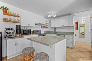 225 Kaiulani Ave, Honolulu, HI 96815 - Photo 1