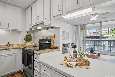 1114 Wilder Avenue #503, Honolulu, HI 96822 - Photo 4