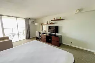445 Seaside Ave, Honolulu, HI 96815 - Photo 2