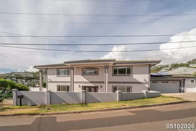 2004 Skyline Drive, Honolulu, HI 96817 - Photo 2
