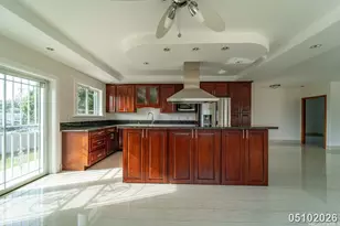2004 Skyline Dr, Honolulu, HI 96817 - Photo 10