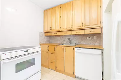 1535 Pensacola Street #807, Honolulu, HI 96822 - Photo 6