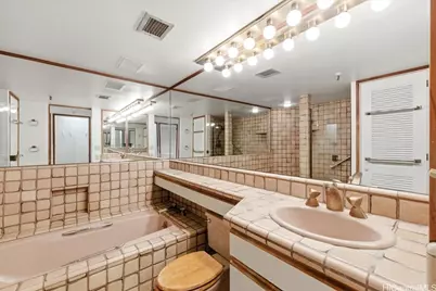 1525 Wilder Avenue #405, Honolulu, HI 96822 - Photo 14