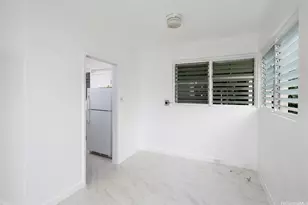 1115C Hassinger St, Honolulu, HI 96822 - Photo 6