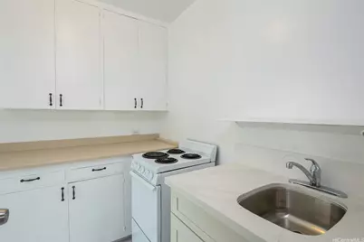 1115-C Hassinger Street #2, Honolulu, HI 96822 - Photo 2