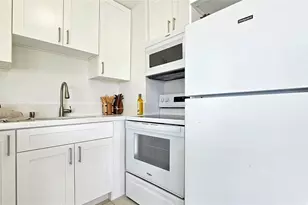 2115 Ala Wai Blvd, Honolulu, HI 96815 - Photo 8