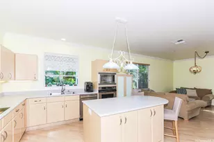379 Ainahou St, Honolulu, HI 96825 - Photo 8