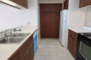 581 Kamoku St, Honolulu, HI 96826 - Photo 2