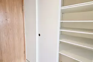 581 Kamoku St, Honolulu, HI 96826 - Photo 8