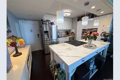 2500 Kalakaua Avenue #1902, Honolulu, HI 96815 - Photo 10