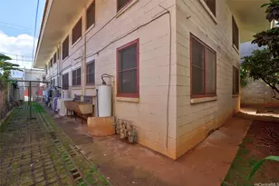 1823 Democrat St, Honolulu, HI 96819 - Photo 10