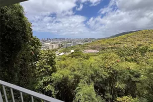 1588 St Louis Dr, Honolulu, HI 96816 - Photo 1